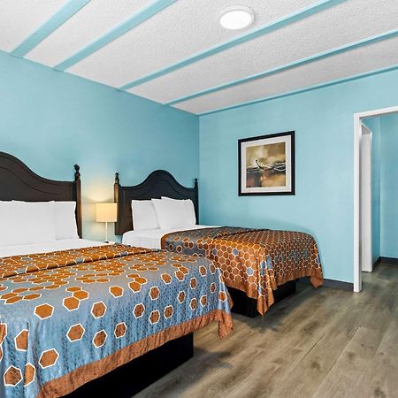 Rodeway Inn & Suites North Hollywood Burbank Airport - Universal Area Los Angeles Kültér fotó