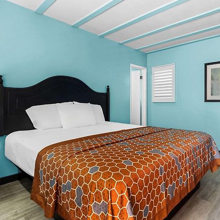 Rodeway Inn & Suites North Hollywood Burbank Airport - Universal Area Los Angeles Kültér fotó