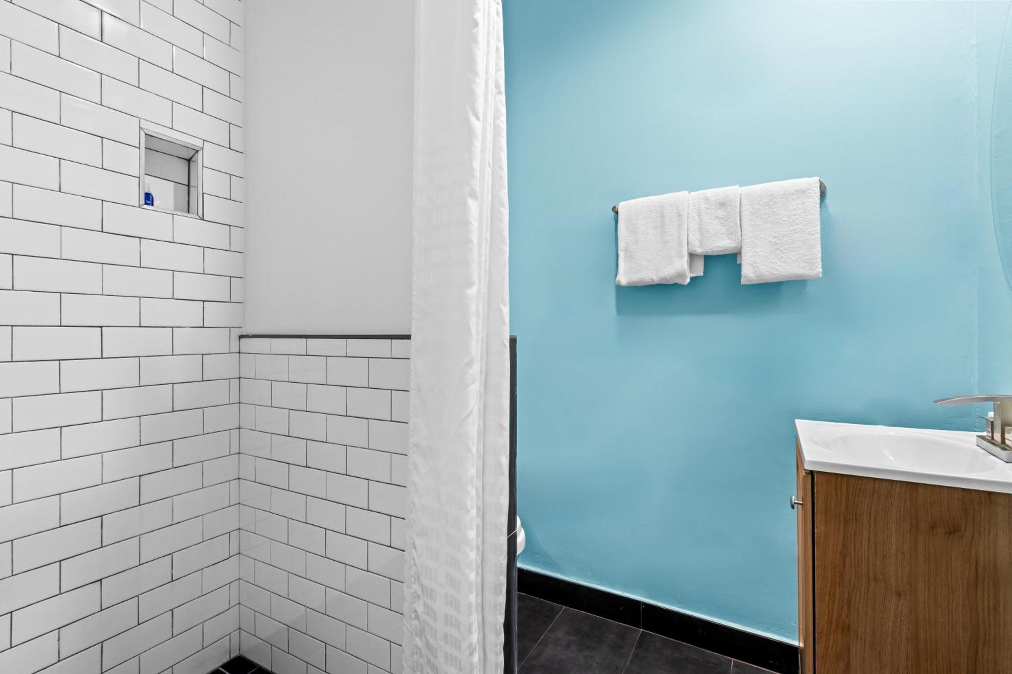 Rodeway Inn & Suites North Hollywood Burbank Airport - Universal Area Los Angeles Kültér fotó