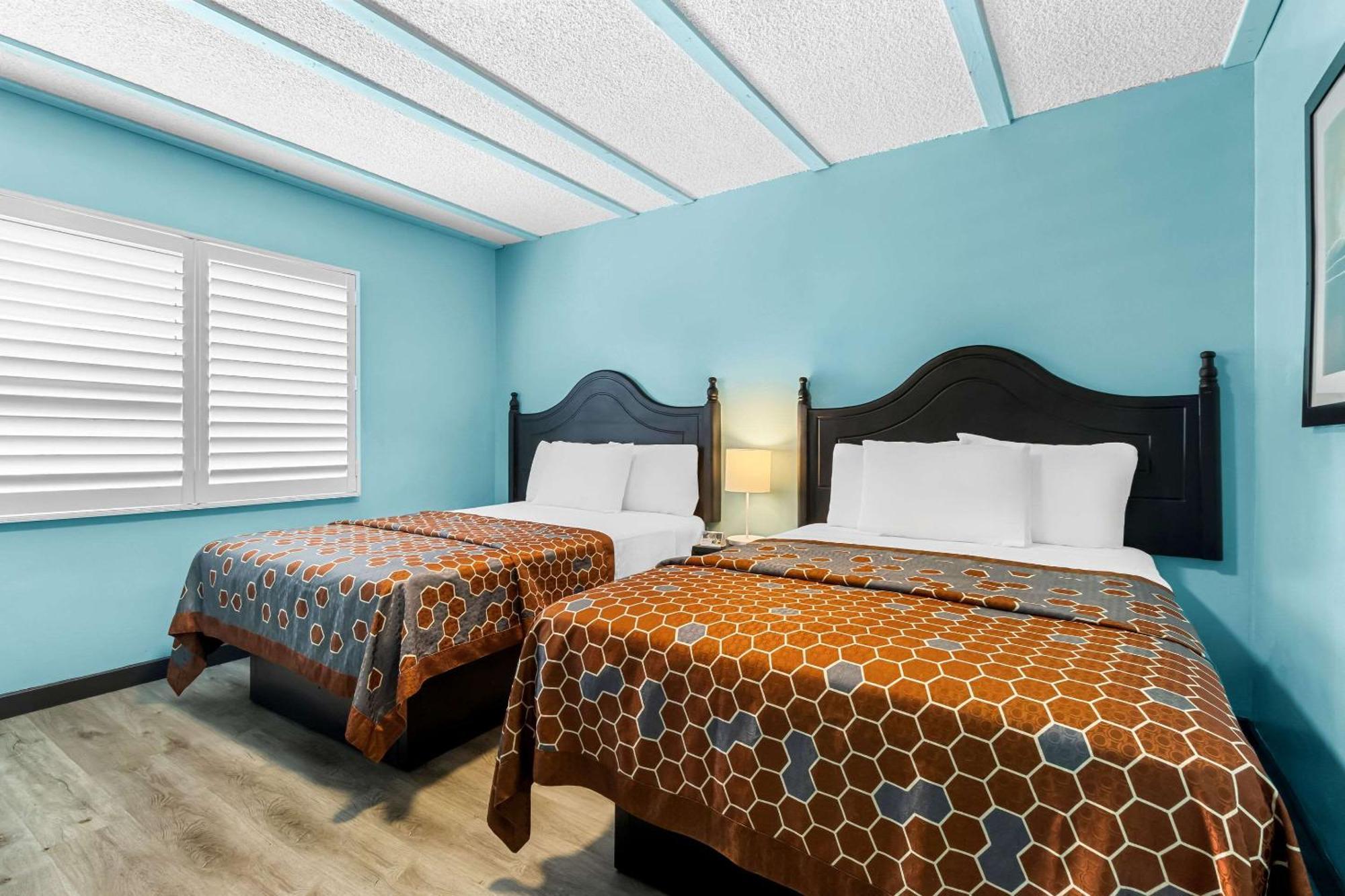 Rodeway Inn & Suites North Hollywood Burbank Airport - Universal Area Los Angeles Kültér fotó
