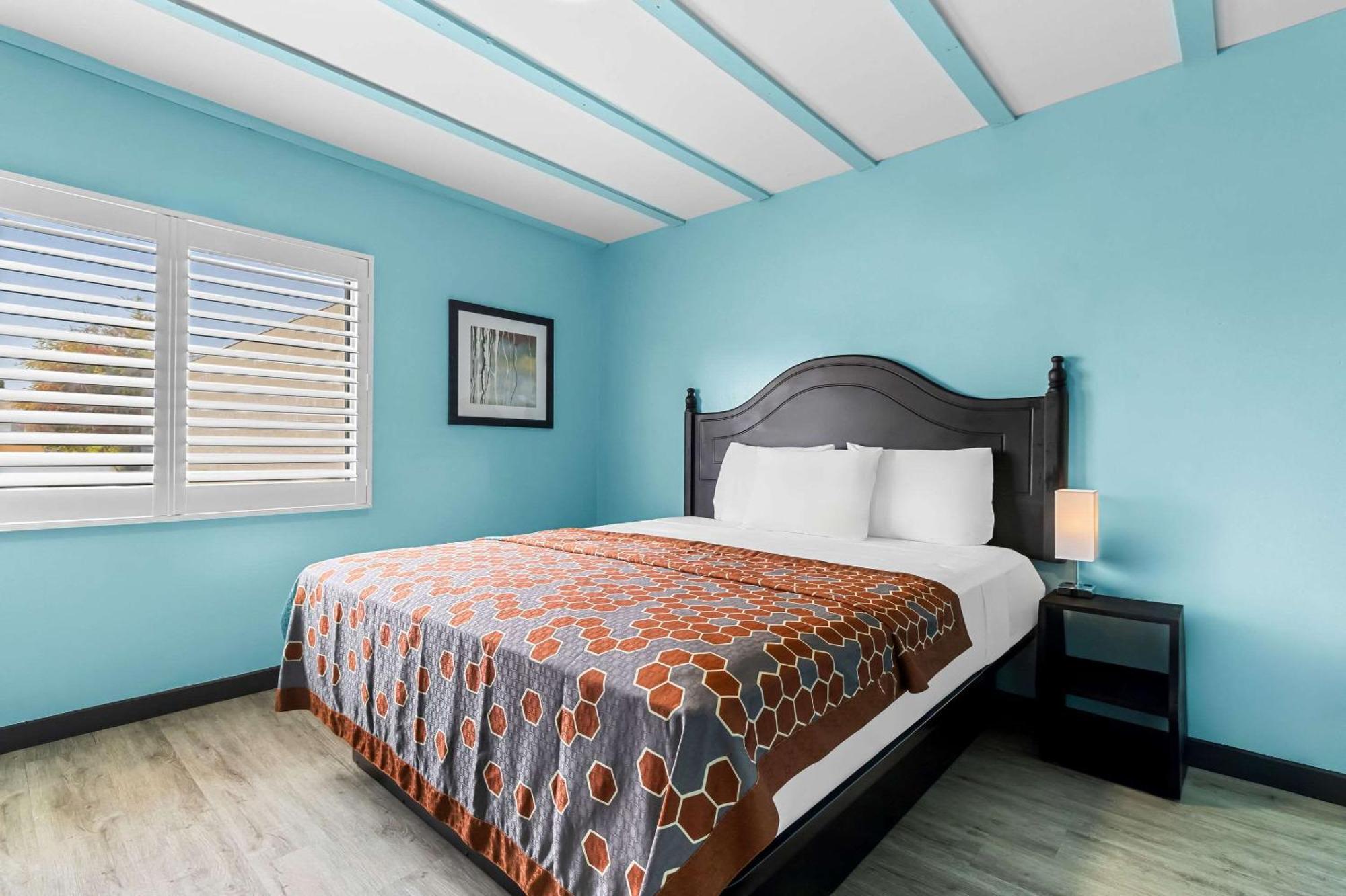 Rodeway Inn & Suites North Hollywood Burbank Airport - Universal Area Los Angeles Kültér fotó